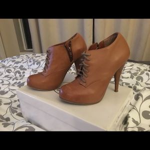 Steve Madden Trikki in Cognac colour